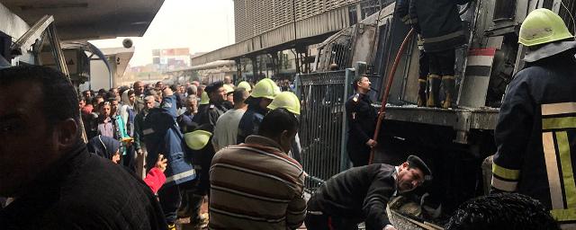 Крупный пожар вспыхнул на вокзале Каира, есть погибшие и пострадавшие
