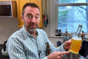 Американский вирусолог создал противовирусное пиво и выпил его