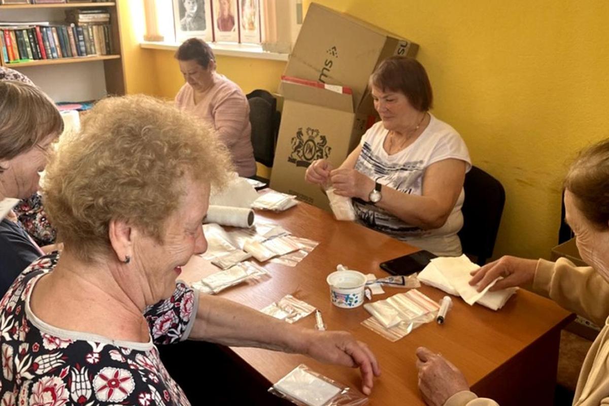 Активисты Мордовии сплели 25 масксетей и сделали 4 тысячи душей для бойцов