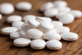 Ученые заявили, что парацетамол делает человека смелее