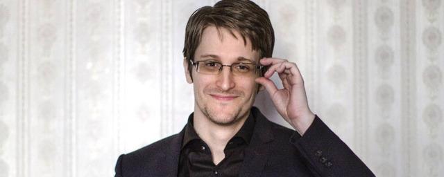 Экс-сотрудник ЦРУ и АНБ Сноуден принял присягу и получил паспорт гражданина России
