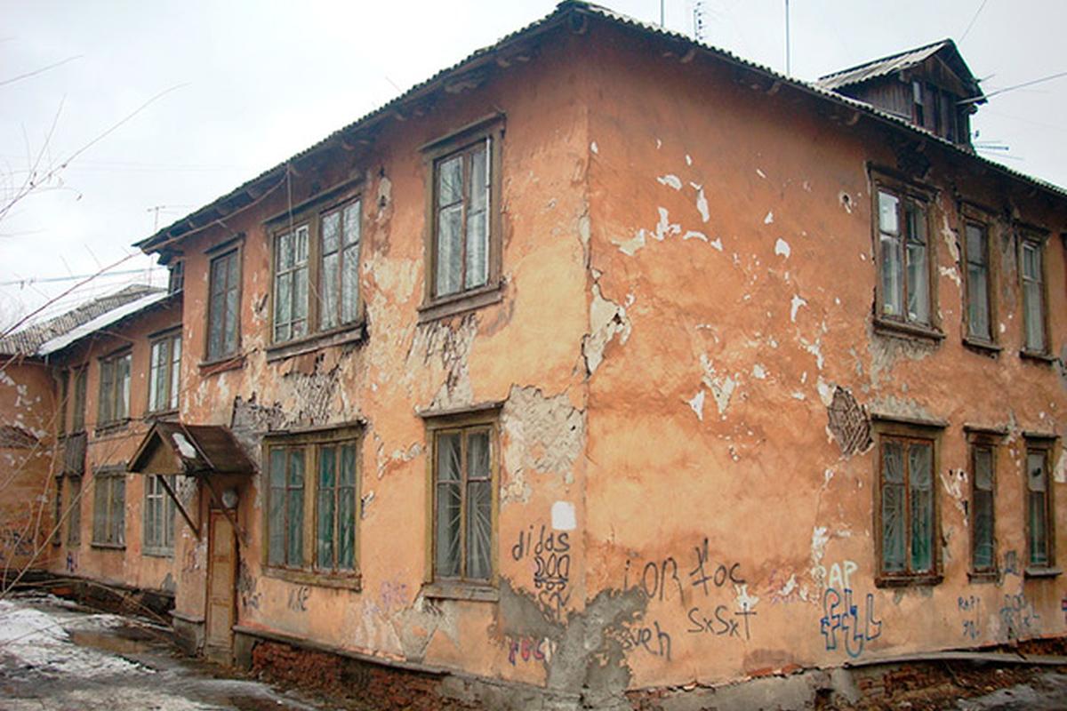 Омской области выделят 64,5 млн рублей на расселение аварийного жилья