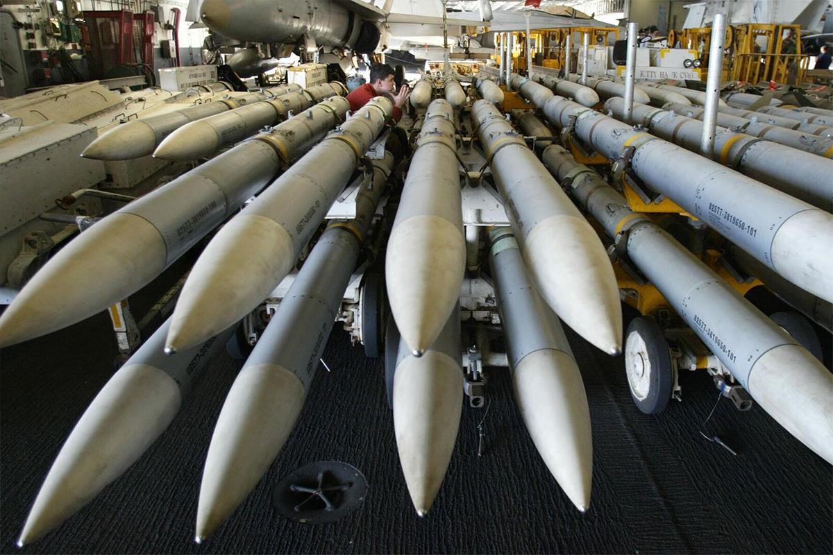 Пентагон заключил контракт с Raytheon на производство ракет для Украины