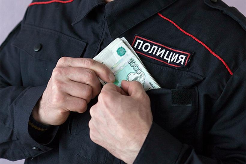 В Севастополе за мошенничество‍ осудили полицейского