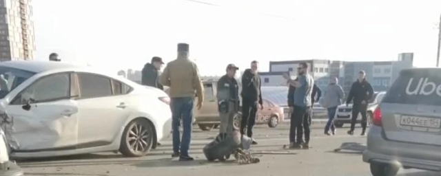 На Димитровском мосту в Новосибирске столкнулись сразу пять машин