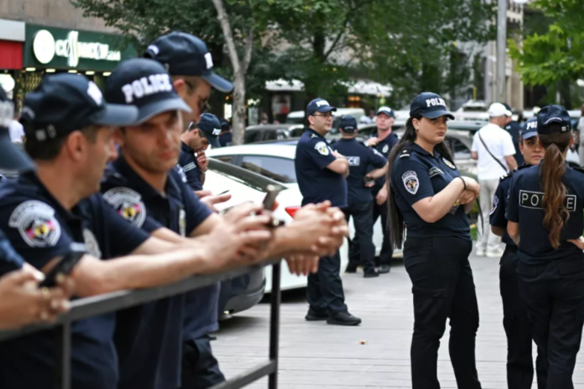 Ванецян поделился мнением о конфликте власти и церкви в Армении