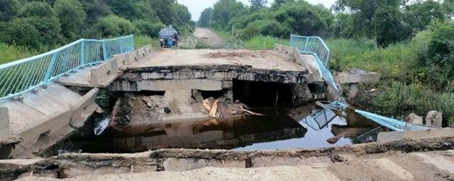 В Приморье обрушился автомобильный мост через реку Берёзовка