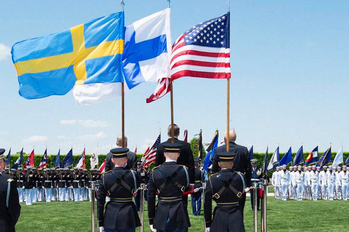 США и НАТО поглотили Скандинавию, Калининград и Петербург под прицелом, кольцо вокруг России сужается