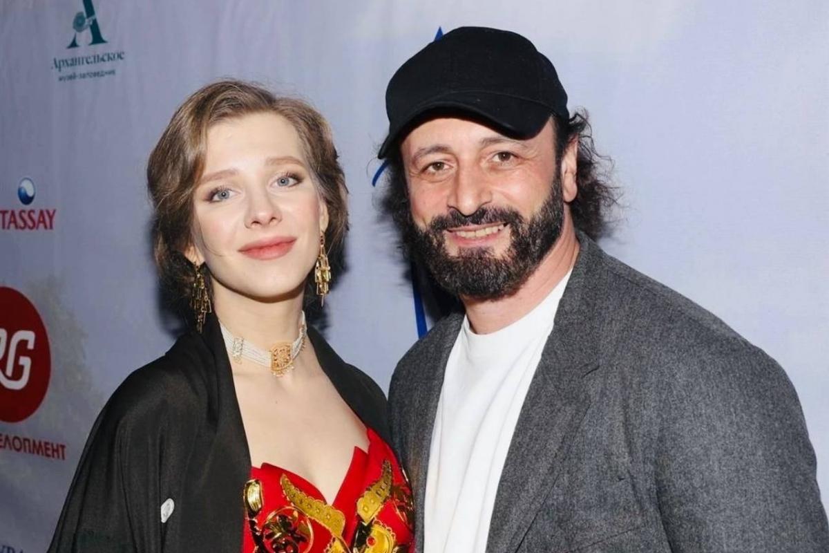 «15 лет – это уже женщина. У нее всё было». Интервью Собчак сделало из Ильи Авербуха изгоя. Как он подставил Арзамасову?