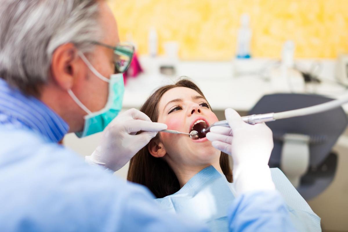 Адвокат Рыжкова: Россияне имеют право на бесплатное лечение зубов в частной клинике