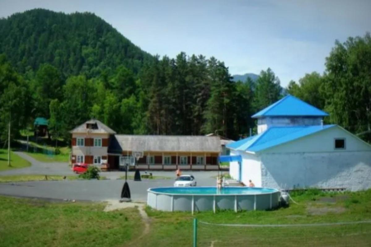 Директор детского лагеря в Хакасии обвиняется в смерти 10-летней девочки