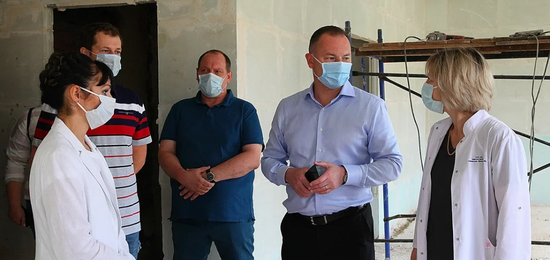 Глава Красногорска Алексей Спасский проверил ход ремонтных работ в медучреждениях