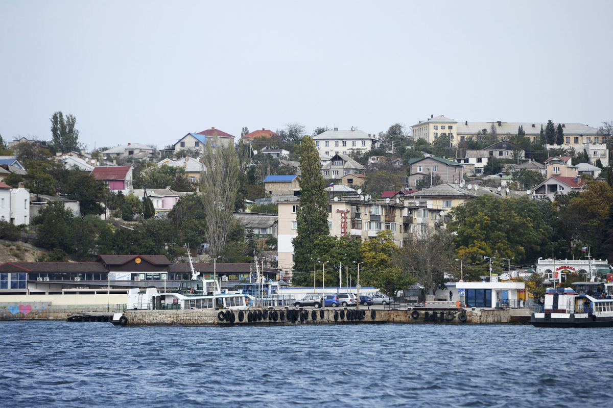 В Севастополе временно не работает движение морского транспорта