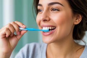 Стоматолог рассказал, как систематический уход за зубами продлевает жизнь