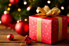 Псковские профсоюзы собрали свыше 35 000 рублей на подарки для жителей приграничных районов Курской области