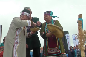 «Важно сохранить уникальную культуру наших народов»: Губернатор Сахалина Валерий Лимаренко провел заседание по мерам поддержки коренных малочисленных народов Севера