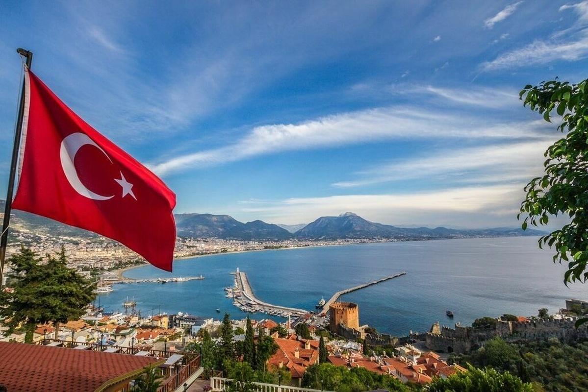 Россияне купили на 60% больше летних туров в Турцию, чем в 2023 году