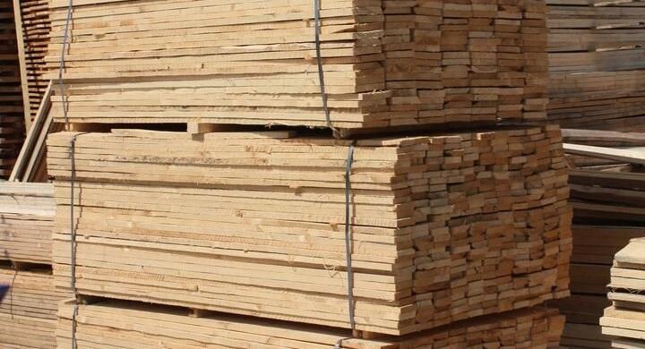 Новороссийские таможенники пресекли контрабанду ценных пород древесины на 5,6 млн рублей