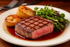 Врач Умнов: Блюда из мяса и рыбы могут содержать паразитов и вредные микроорганизмы