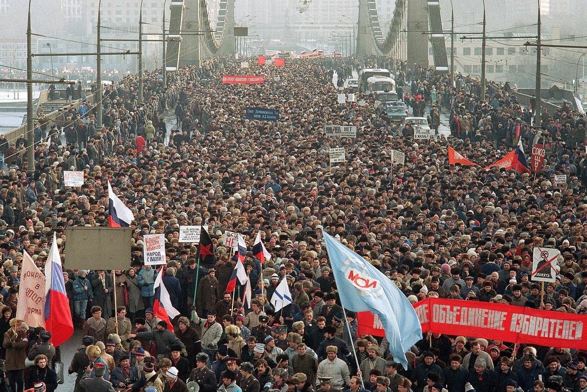 Крах СССР был неизбежен? Писатель Юрий Поляков объяснил, кто уничтожил сверхдержаву