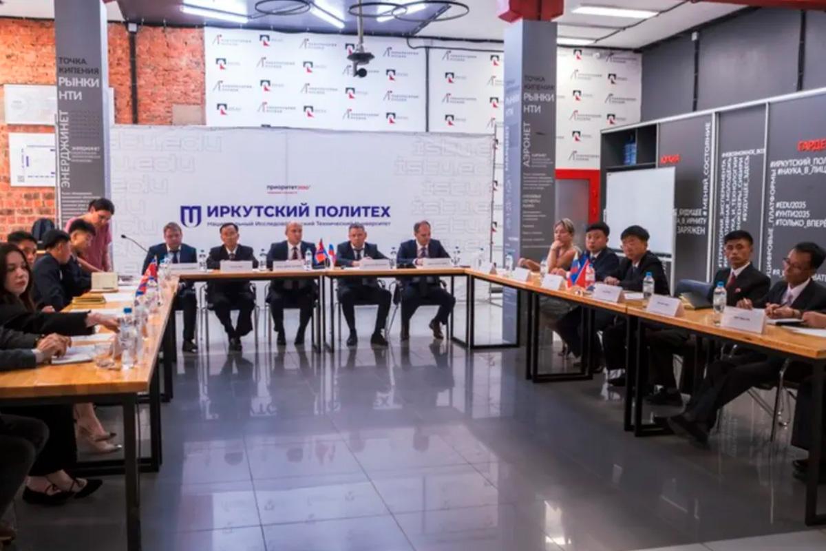 Студенты из КНДР осваивают геологию твердых полезных ископаемых в ИРНИТУ