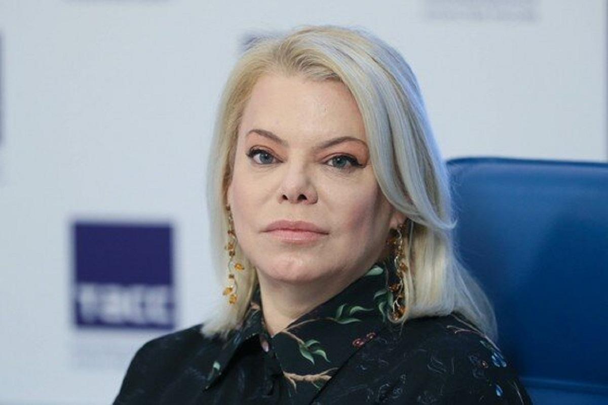 Актриса Яна Поплавская предложила вариант надгробной надписи на памятнике Аллы Пугачевой