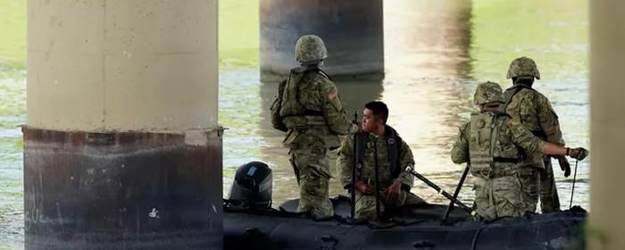 Newsweek: плавучий барьер на границе штата Техас с Мексикой стоит $1 миллион