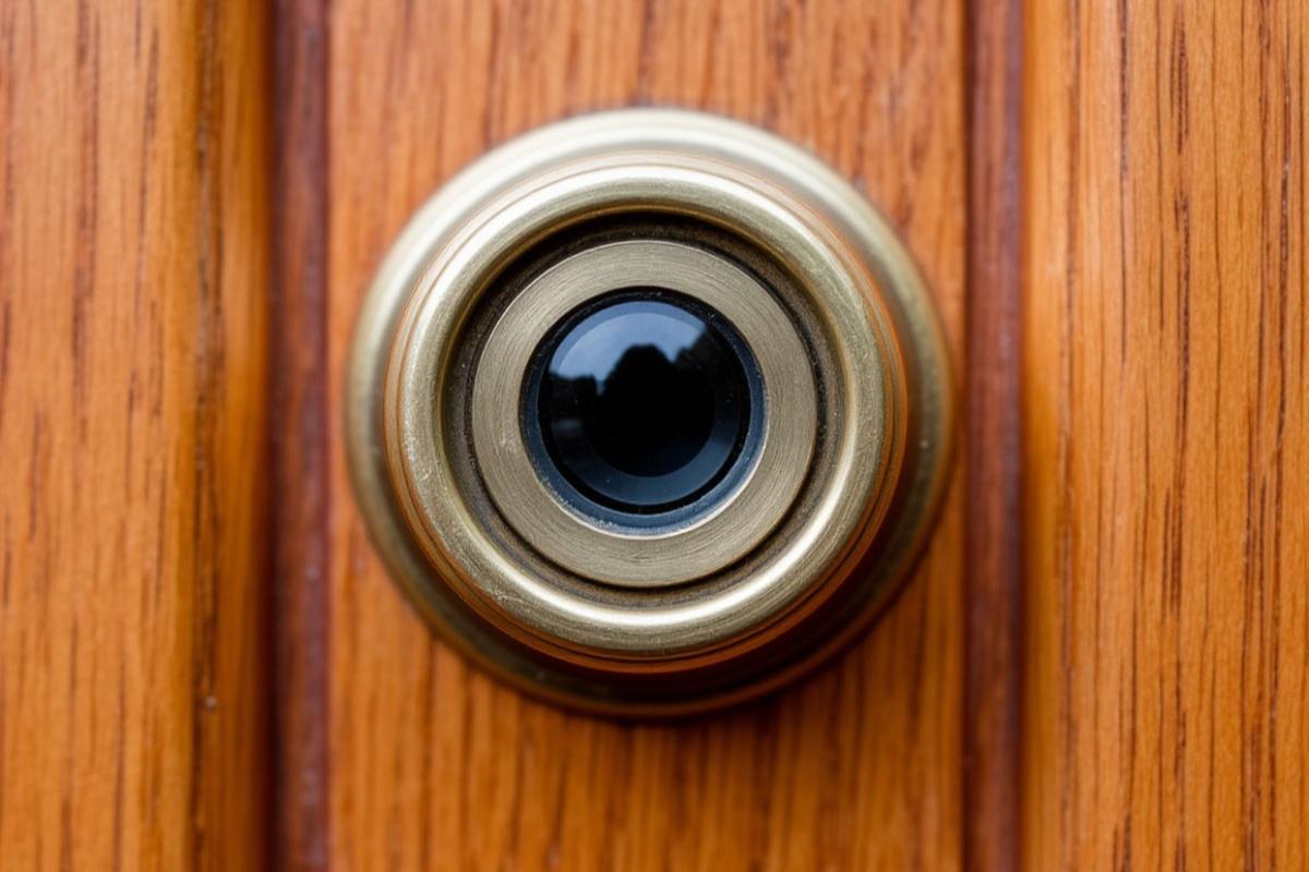 Вместо переезда – в прокуратуру: как остановить соседский беспредел