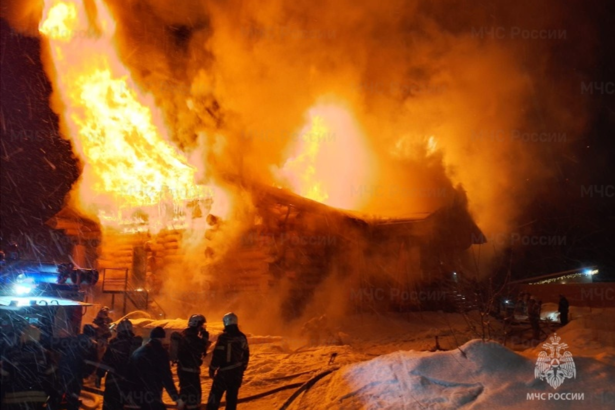 В Новосибирской области пожарные за неделю совершили 90 выездов