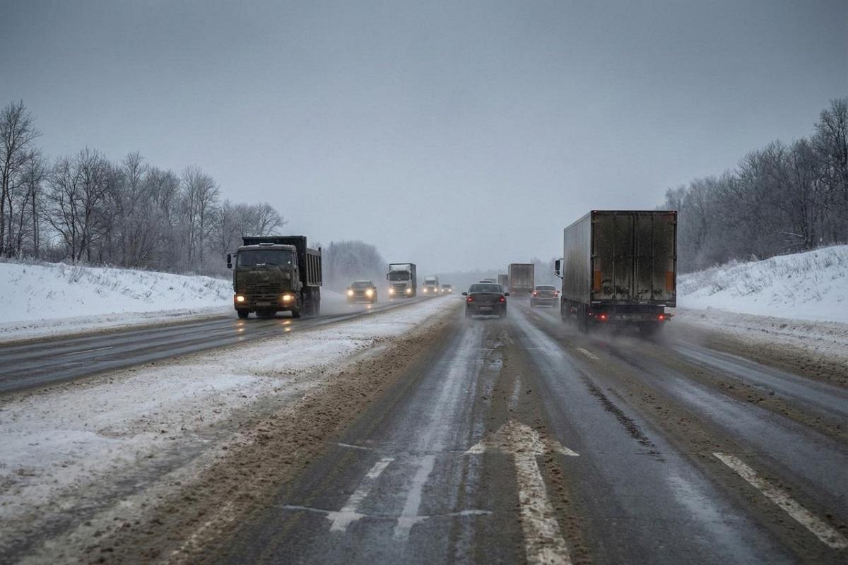 Из-за непогоды в Курганской области ограничили движение на всех региональных трассах и участке «Иртыша»