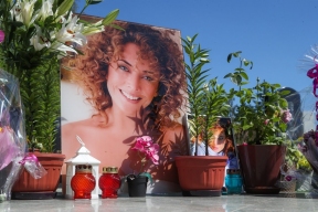 Родные Жанны Фриске побывали на ее могиле в десятую годовщину смерти певицы