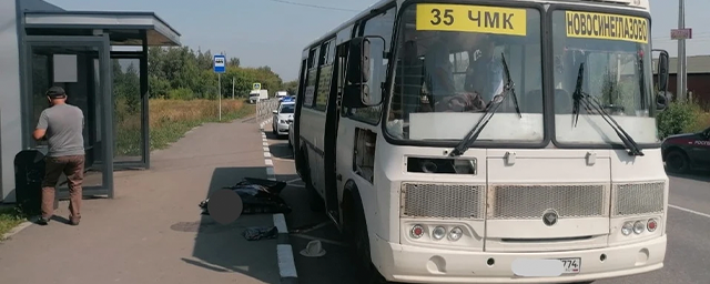 В Челябинске водитель автобуса насмерть сбил 80-летнюю пенсионерку на остановке