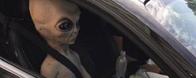В США оштрафовали водителя Ford, перевозившего «пришельца»