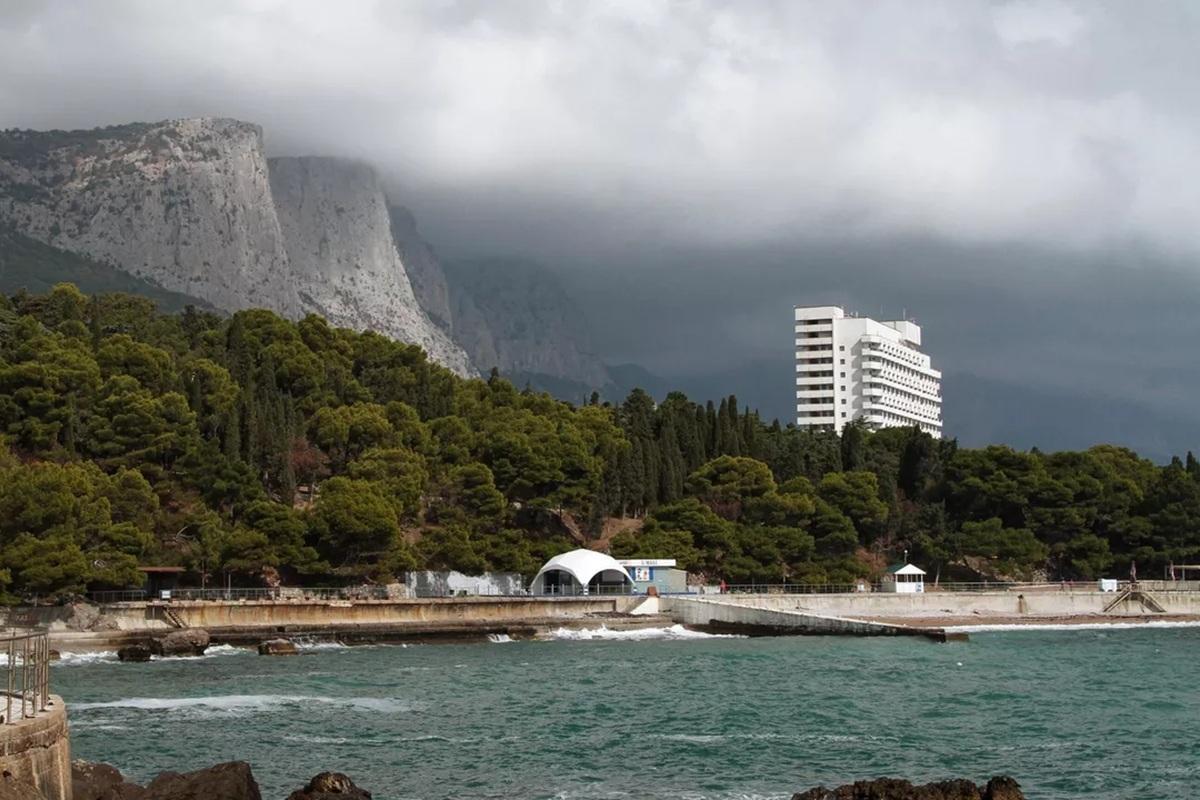 Сенатор от ДНР: удар ВСУ по мирным объектам Крыма направлен на удержание власти Зеленского