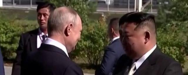 Vladimir Putin and Kim Jong-un meet at Vostochny Cosmodrome - Video