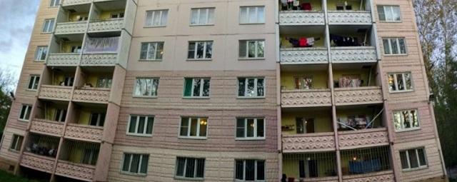 Девятиэтажный дом в Твери вместе с жильцами продали частному лицу