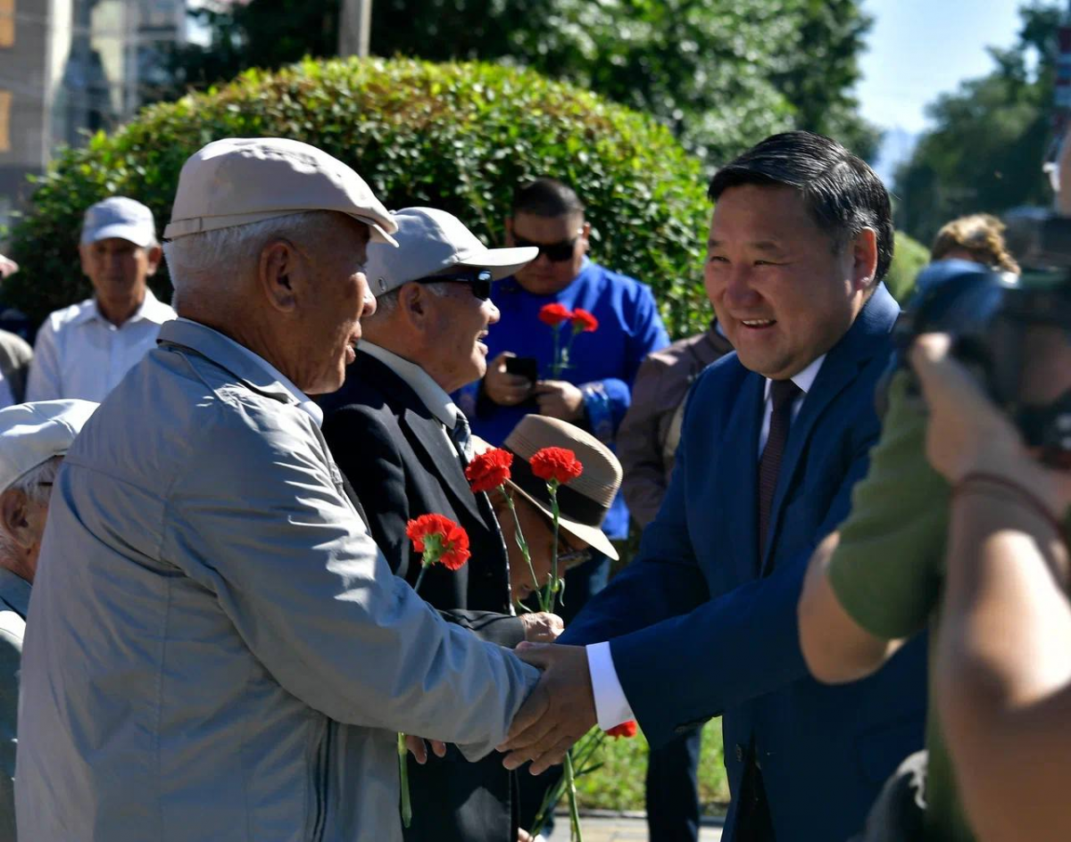 Глава Тувы Владислав Ховалыг поздравил жителей региона с Днем республики