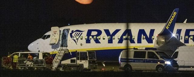 Самолет Ryanair совершил экстренную посадку в Берлине