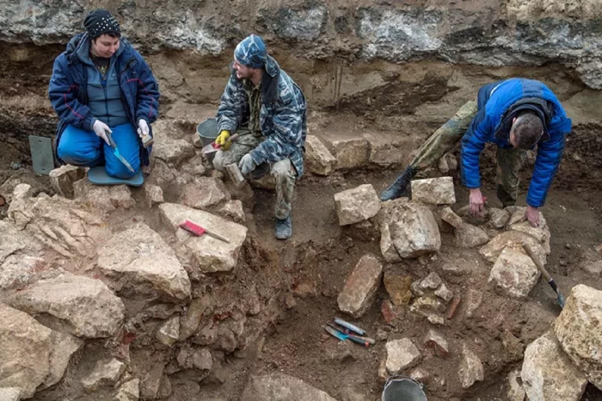 Археологи нашли в руинах древнего города Гераклея останки мужчин с синдромом Аперта