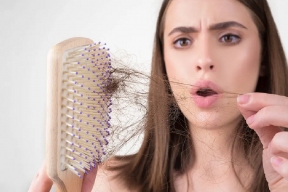 Без паники: трихолог рассказала, когда выпадение волос не повод для беспокойства