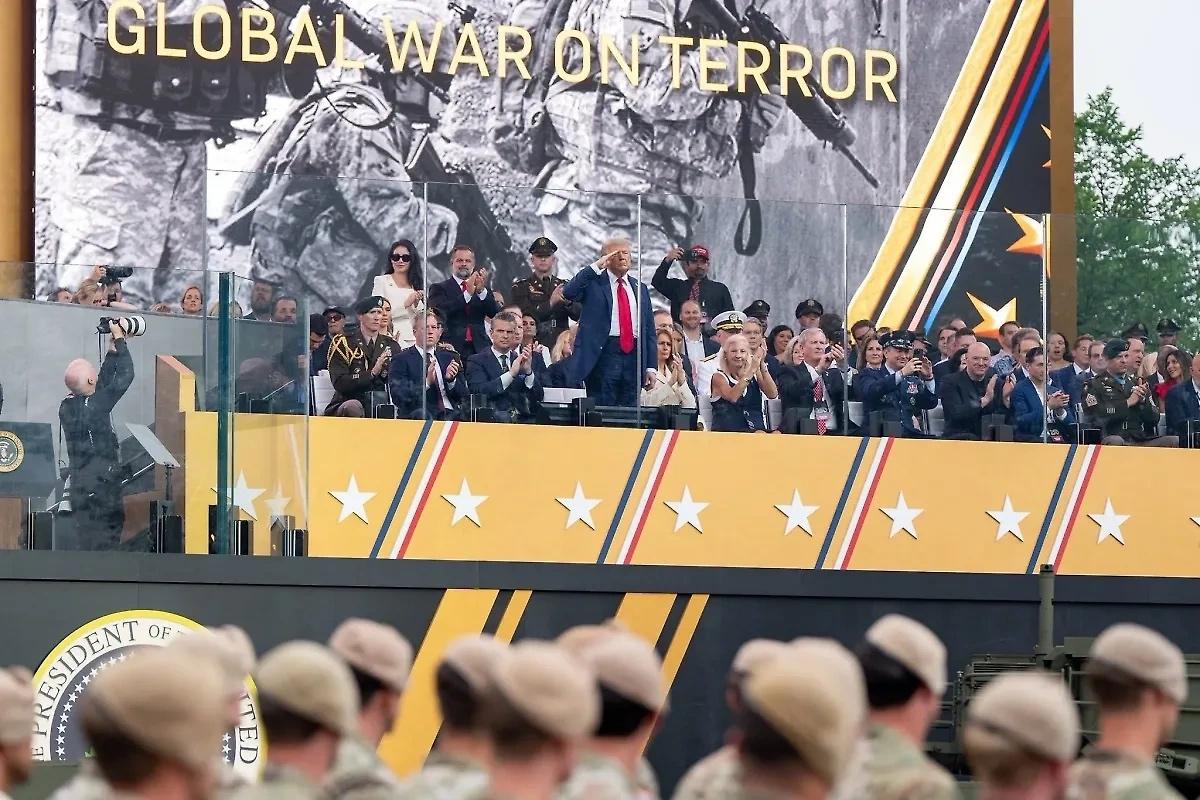 Трамп устроил никому не нужный военный парад в свой день рождения