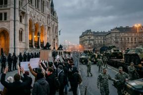 Брюссель дожал Венгрию, Рубио дожимает Вэнса. Европа готовит армию. Старый миропорядок рушится?