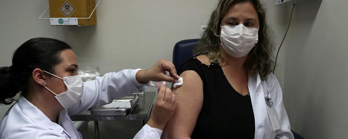 Ошибки при организации вакцинации в Болгарии привели к гибели 10 тысяч человек