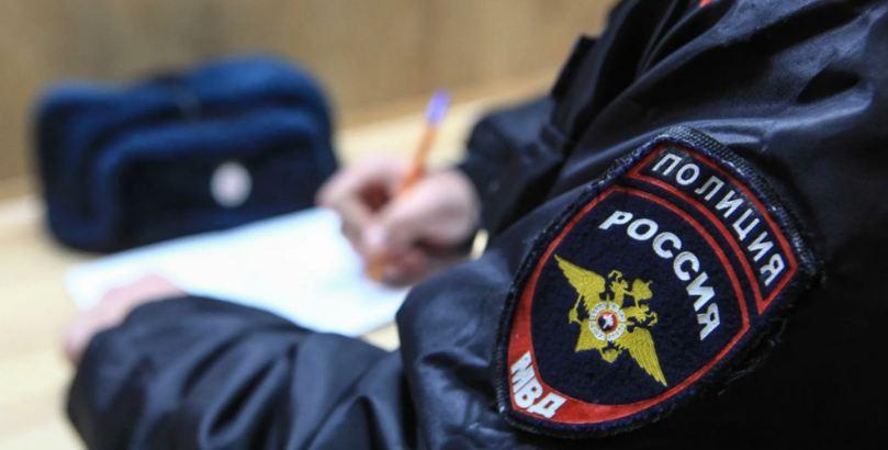 В Челябинске найдены участники драки в школе, с ними работают сотрудники полиции
