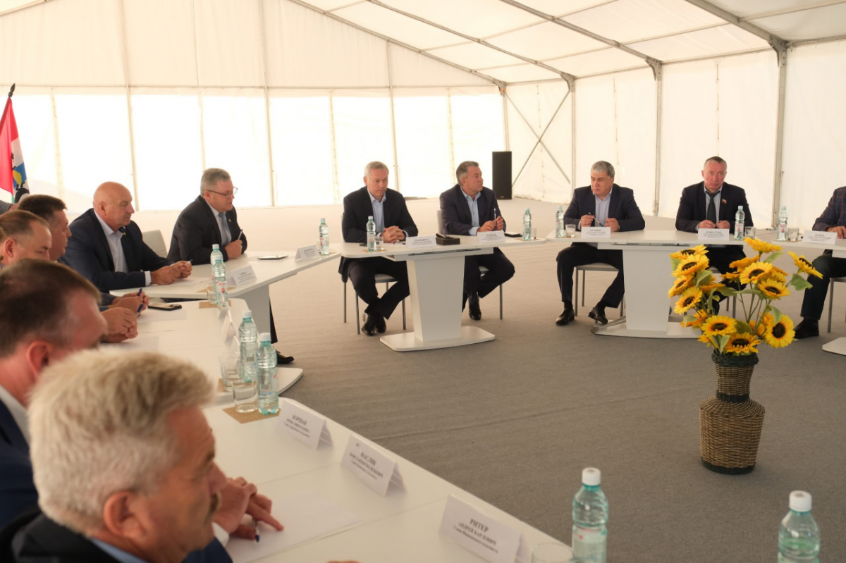 Губернатор Андрей Травников обозначил эффективные инструменты развития для районов Новосибирской области