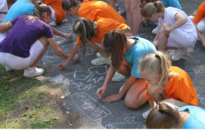 В рамках летней оздоровительной кампании юные жители Новосибирской области смогут отдохнуть в детских лагерях по «электронным путевкам»