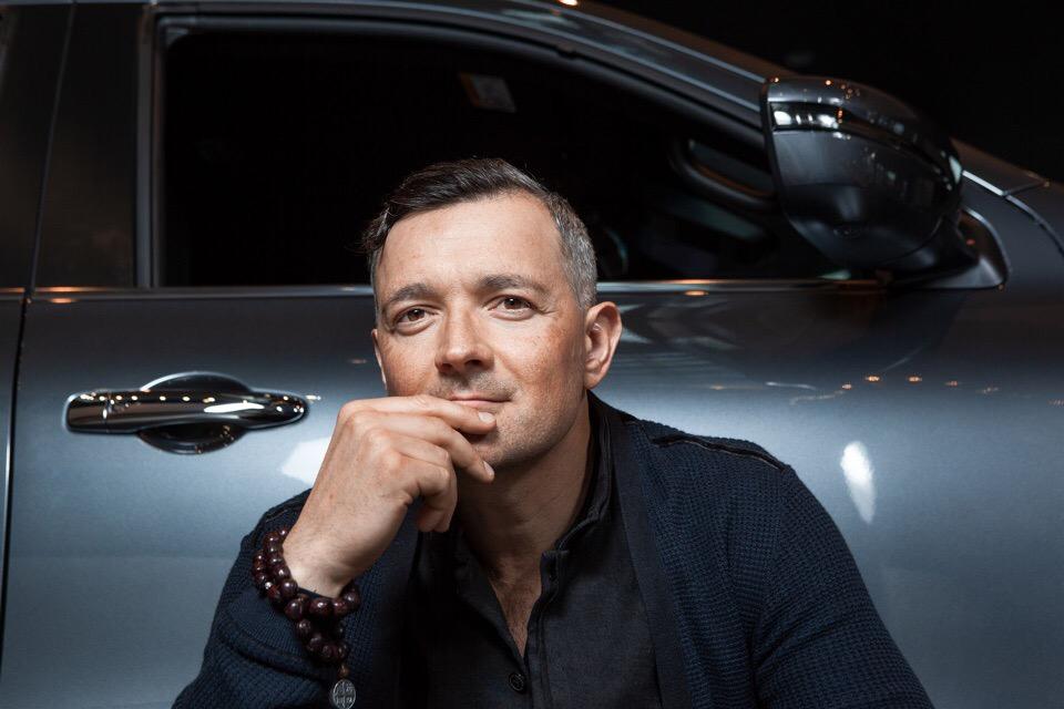 «Пусть тюкают меня»: Егор Бероев впервые подробно объяснил причины развода с Ксенией Алферовой и рассказал о новой жене-балерине