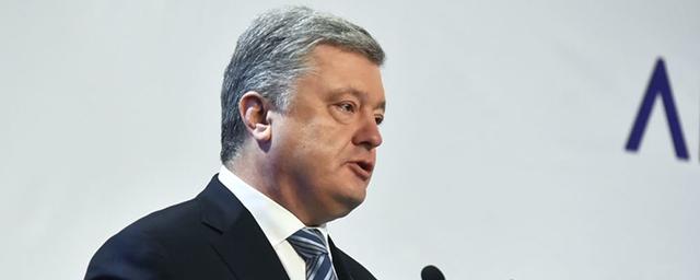 Порошенко пообещал прибавить зарплаты военным в Донбассе