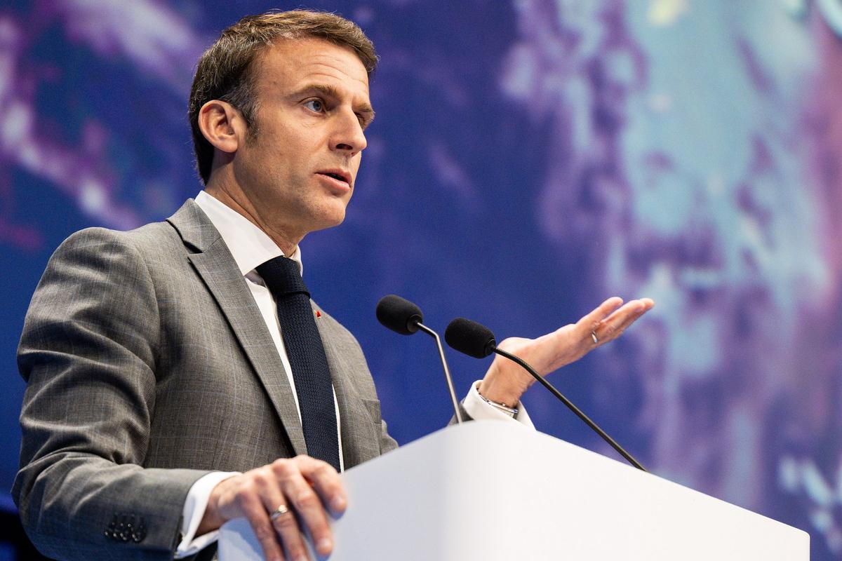 Bloomberg: Макрон может распустить парламент и назначить новые выборы этой осенью