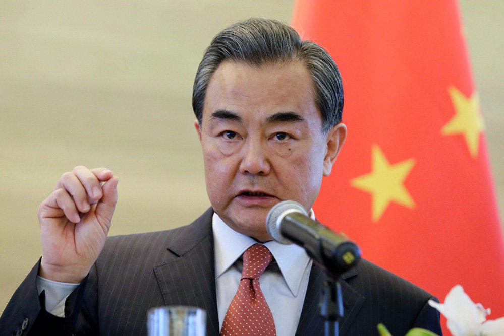 Ван И: Китай не собирается становиться «второй Америкой»